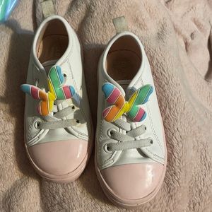 Kids size 7 shoes